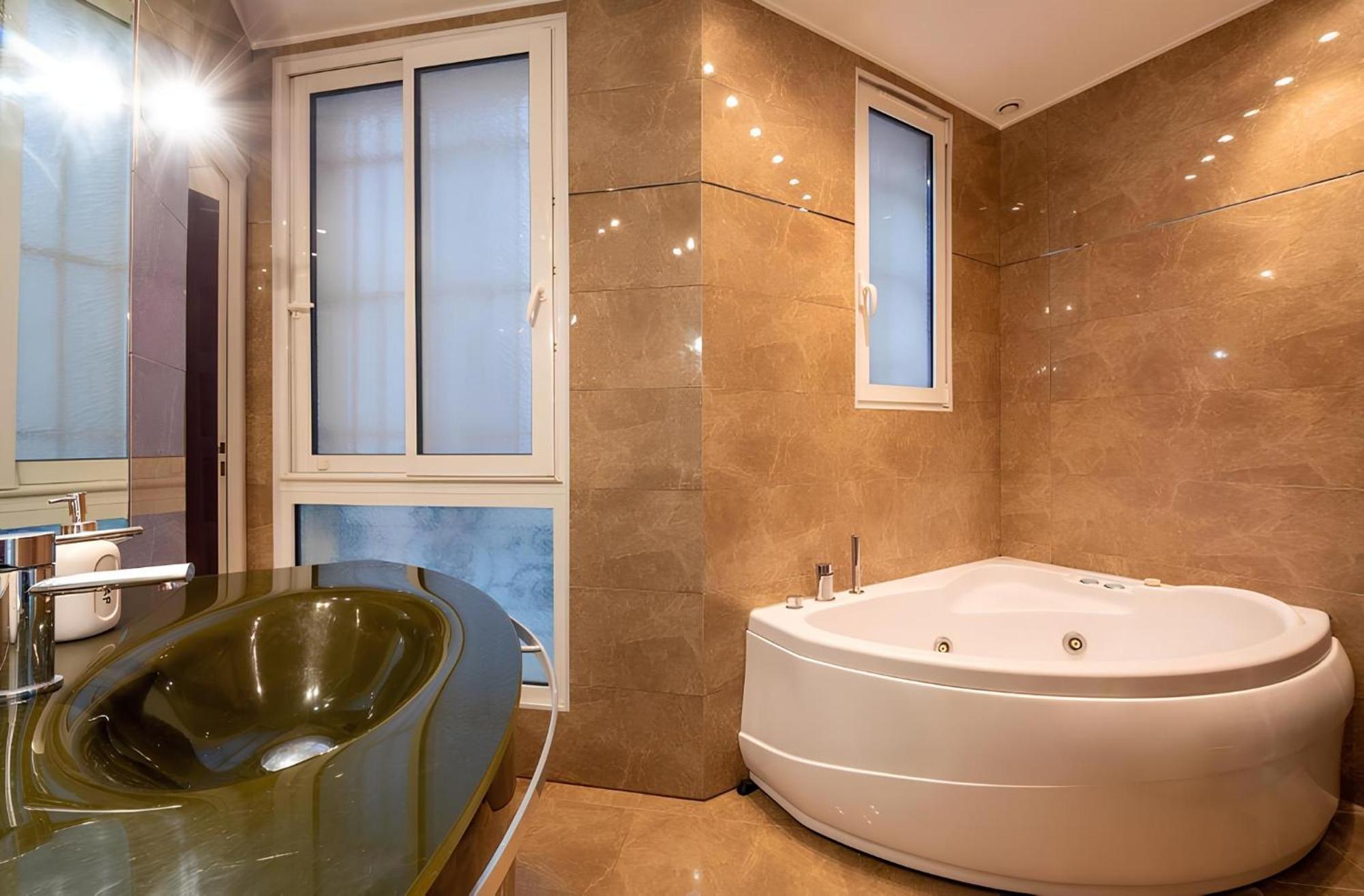 Luxury 2 BR Saint-Honoré Parigi Esterno foto
